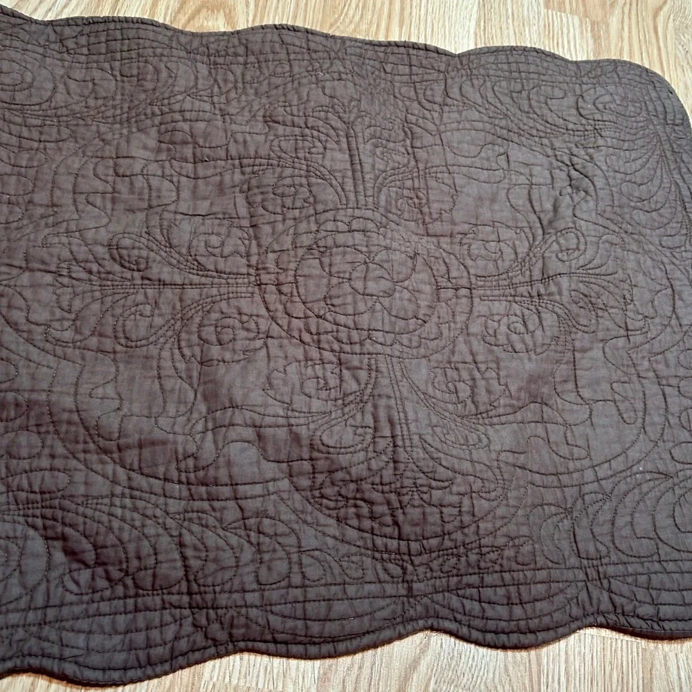 Brown‎ Quilted Scalloped Edge Decorative pillowcase sham